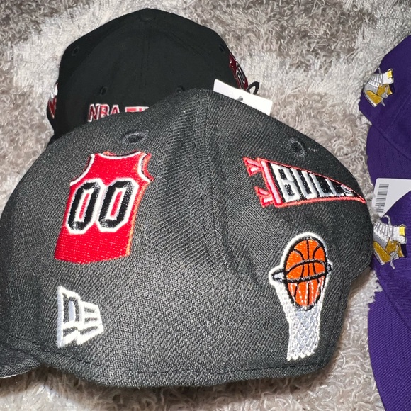 Rare Chicago bulls Snapback hat made with different patches. Stylish! - Picture 2 of 4